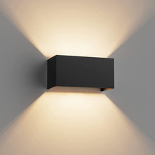 Laden Sie das Bild in den Galerie-Viewer, 24V LED Wandleuchte kompatibel mit Loxone für den Außen- und Innenbereich